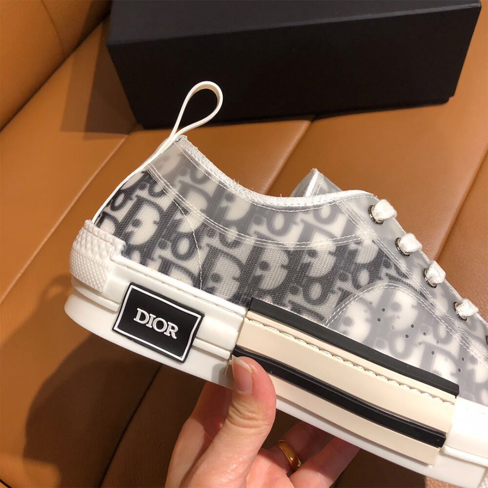 B23 LOW-TOP SNEAKER